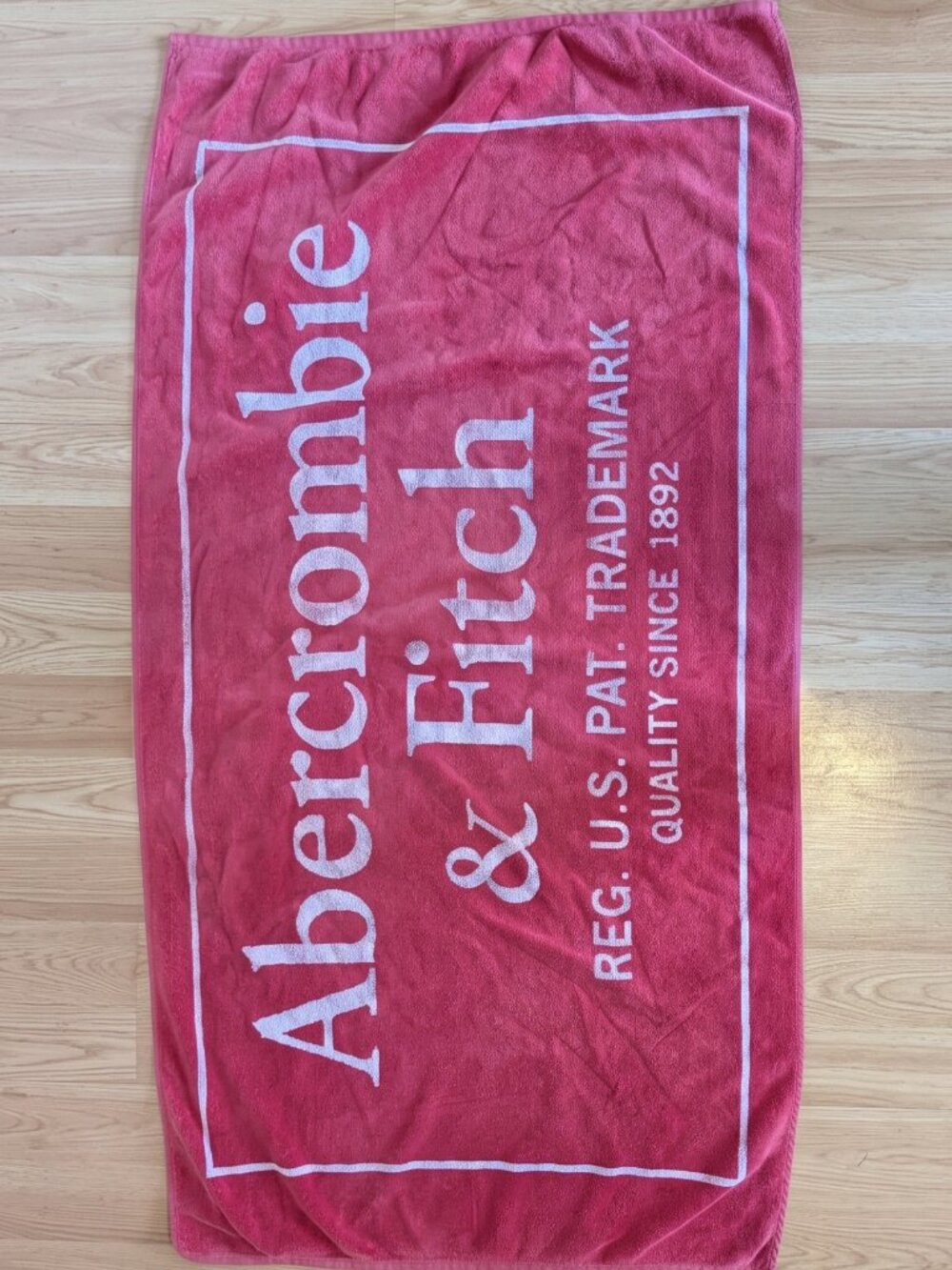 Vintage Abercrombie & Fitch Spellout Beach Towel - Red / White Y2K